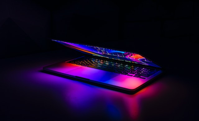 Photo of Cartagena's cathedral at the background and some colonial style houses